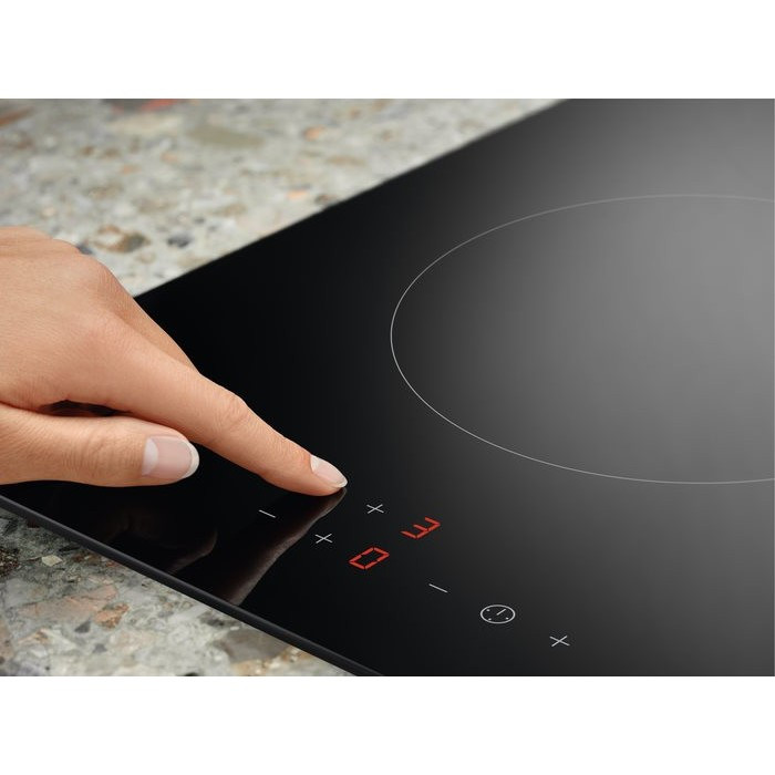 Электрическая варочная панель Electrolux LHR 3233CK Domino 300