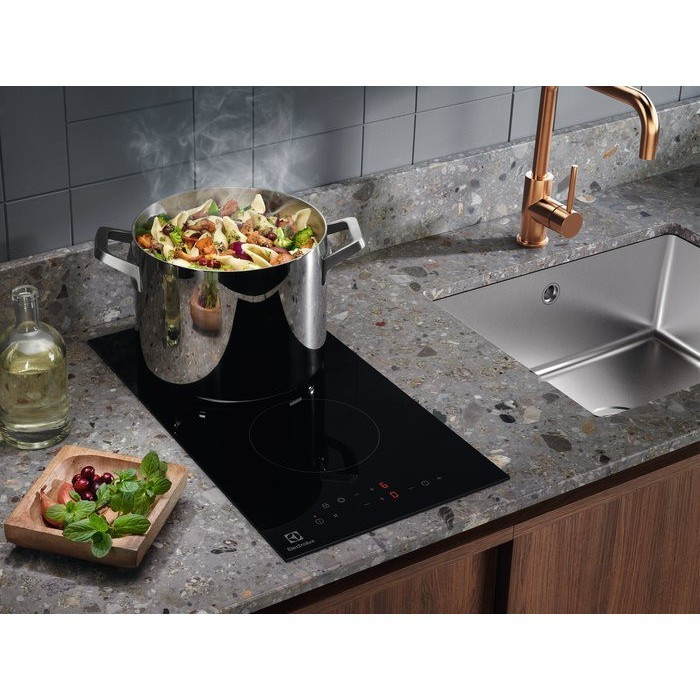 Электрическая варочная панель Electrolux LHR 3233CK Domino 300