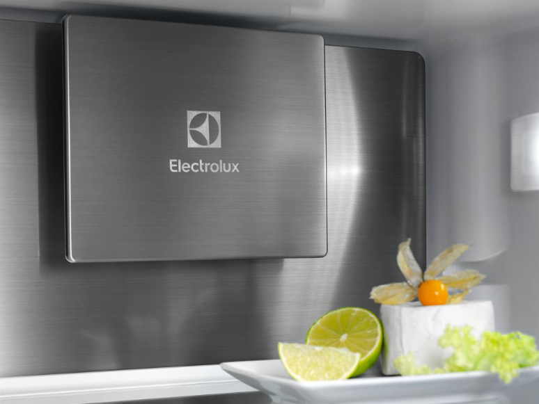 Встраиваемый холодильник Electrolux E8MNCD18S Встраиваемый холодильник Electrolux E8MNCD18S