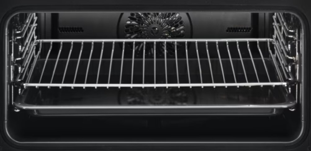 Духовой шкаф Electrolux EVL6E49X CombiQuick 600 с функцией СВЧ черный