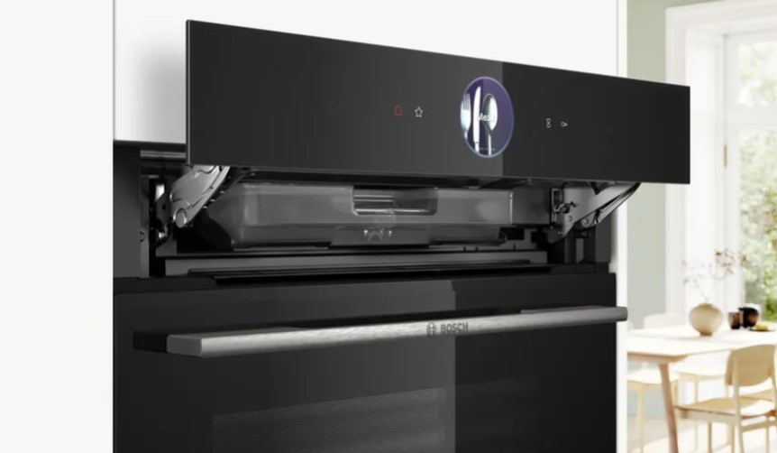 Духовой шкаф с добавлением пара Bosch HRG7361B1