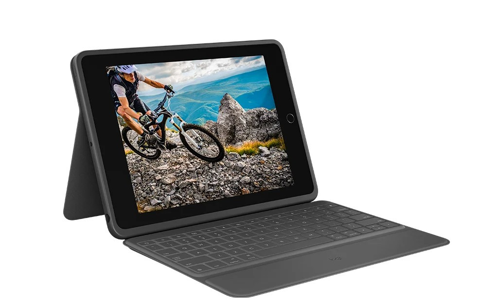 Клавиатура-чехол Logitech Rugged Folio (920-009619) для iPad (7,8 поколения) Клавиатура-чехол Logitech Rugged Folio (920-009619) для iPad (7,8 поколения)