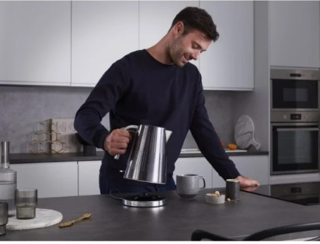 Чайник RUSSELL HOBBS 25240-70 Чайник RUSSELL HOBBS 25240-70