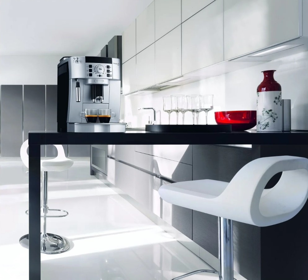 Кофемашина De'Longhi Magnifica ECAM 22.110, серебристый