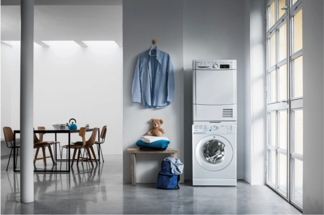 Стиральная машина Indesit IWSB 5105 (CIS) Стиральная машина Indesit IWSB 5105 (CIS)