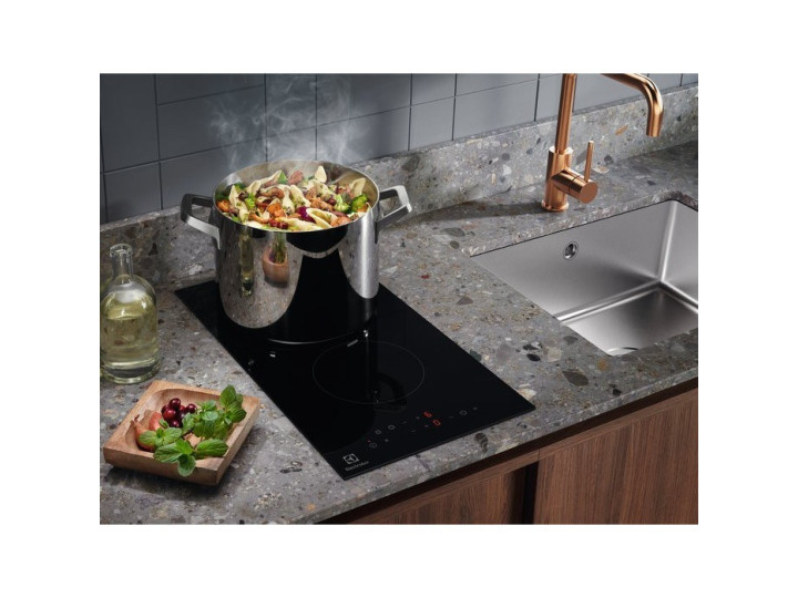 Электрическая варочная панель Electrolux LHR 3233CK Domino 300