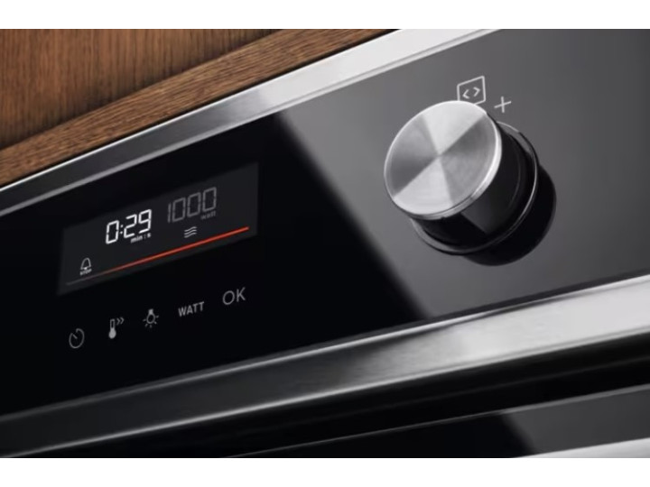 Духовой шкаф Electrolux EVL6E49X CombiQuick 600 с функцией СВЧ черный