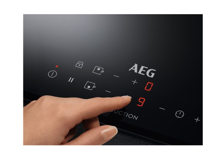 Индукционная варочная панель AEG IKB32300CB Индукционная варочная панель AEG IKB32300CB