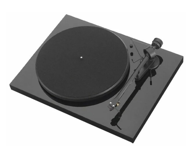 Проигрыватель винила PRO-JECT Debut III, черный