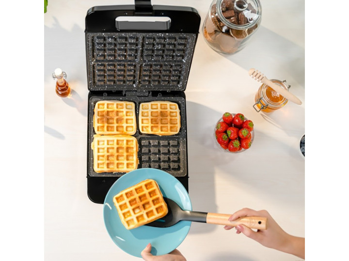 Вафельница Zelmer ZWM0001